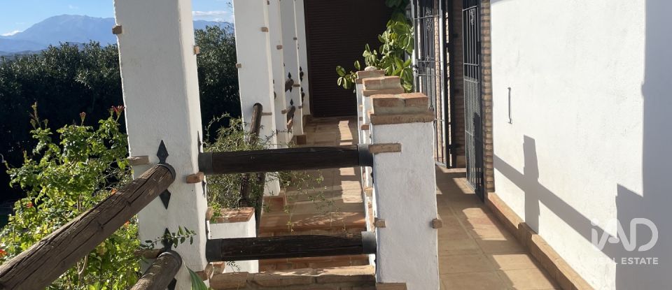 Casa 4 habitaciones de 303 m² en Cártama (29570)