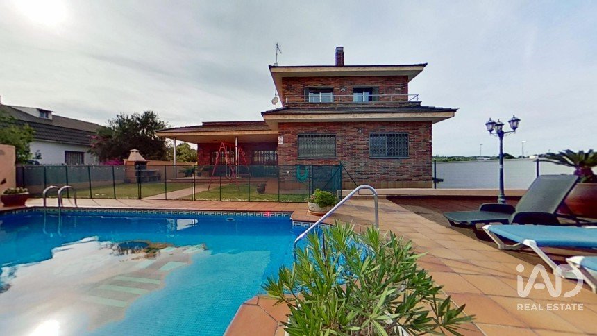 Vivienda unifamiliar  4 habitaciones de 280 m² en Sant Vicenç de Calders (43880)