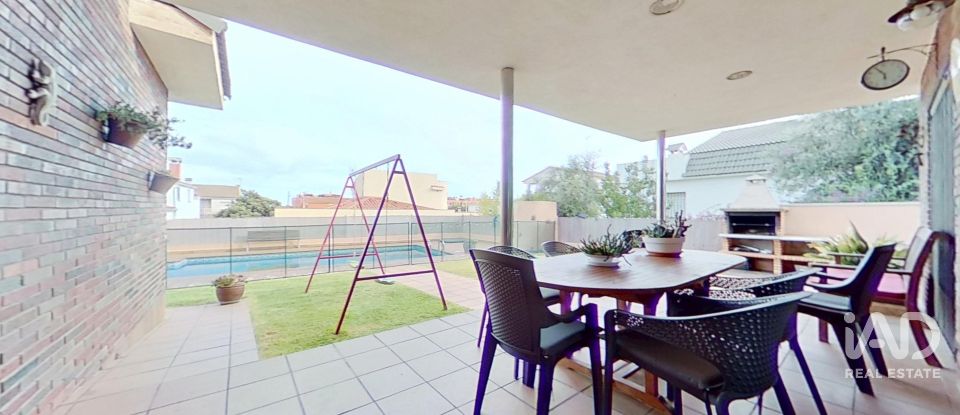 Vivienda unifamiliar  4 habitaciones de 280 m² en Sant Vicenç de Calders (43880)