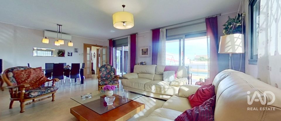 Vivienda unifamiliar  4 habitaciones de 280 m² en Sant Vicenç de Calders (43880)