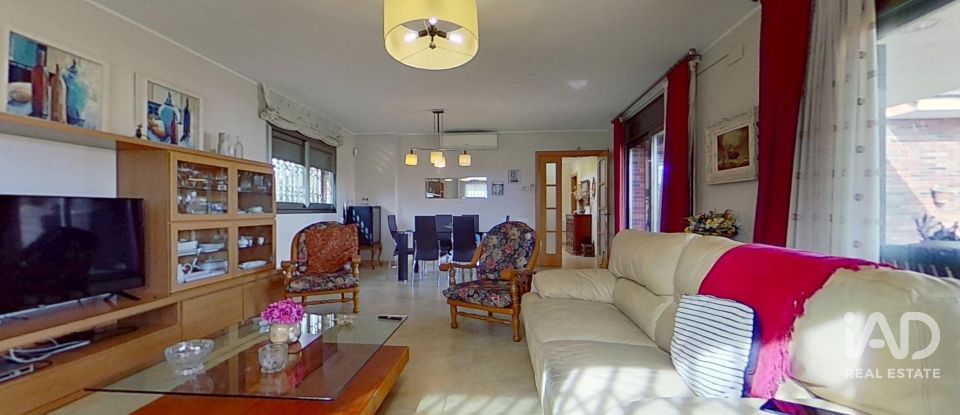 Vivienda unifamiliar  4 habitaciones de 280 m² en Sant Vicenç de Calders (43880)