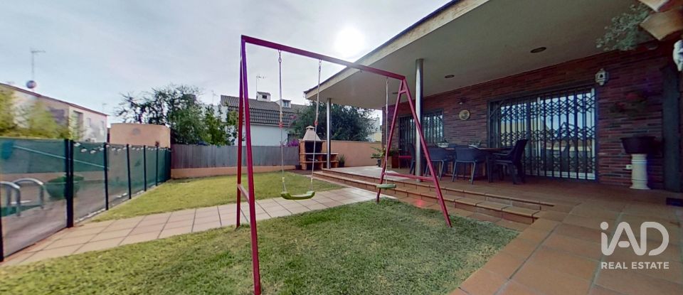 Vivienda unifamiliar  4 habitaciones de 280 m² en Sant Vicenç de Calders (43880)