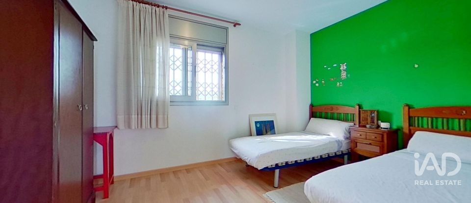 Vivienda unifamiliar  4 habitaciones de 280 m² en Sant Vicenç de Calders (43880)