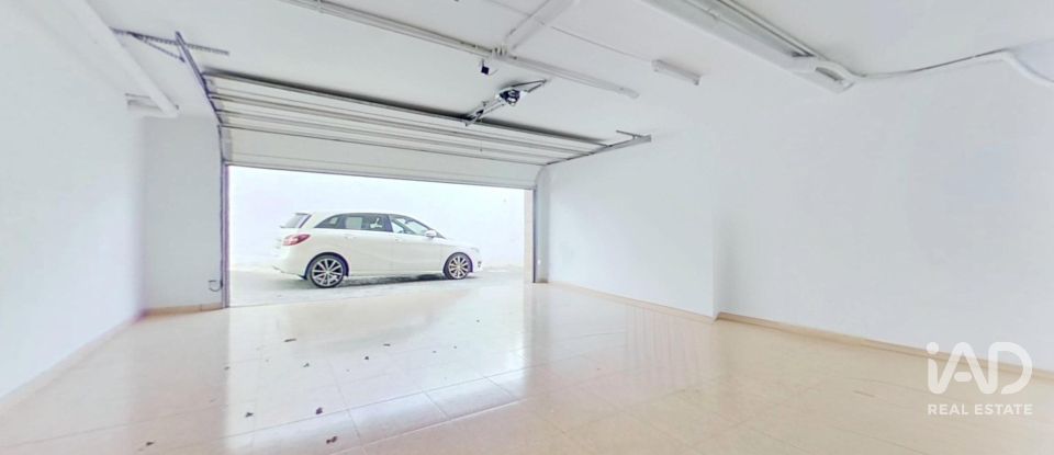 Vivienda unifamiliar  4 habitaciones de 280 m² en Sant Vicenç de Calders (43880)