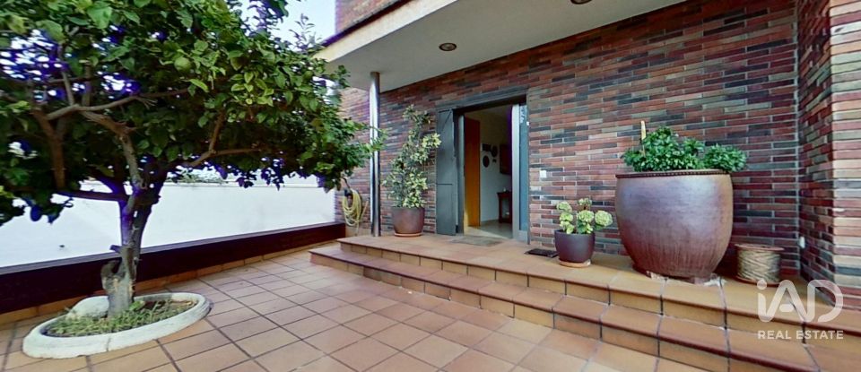 Vivienda unifamiliar  4 habitaciones de 280 m² en Sant Vicenç de Calders (43880)