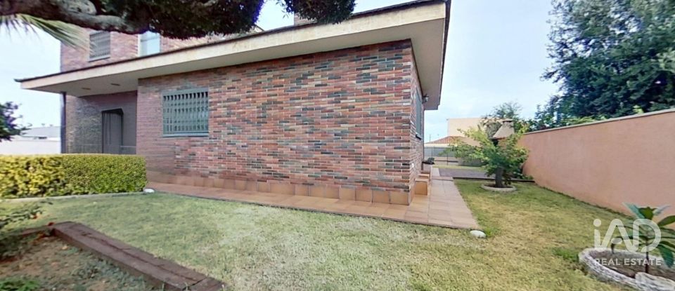 Vivienda unifamiliar  4 habitaciones de 280 m² en Sant Vicenç de Calders (43880)