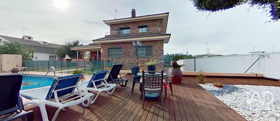 Vivienda unifamiliar  4 habitaciones de 280 m² en Sant Vicenç de Calders (43880)