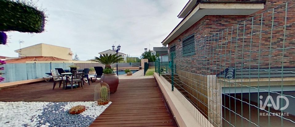 Vivienda unifamiliar  4 habitaciones de 280 m² en Sant Vicenç de Calders (43880)