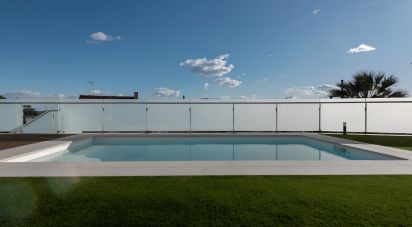 Cottage 5 bedrooms of 414 m² in Viladecans (08840)