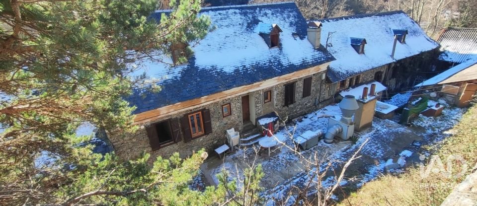 Edificio de 873 m² en Aubert (25537)