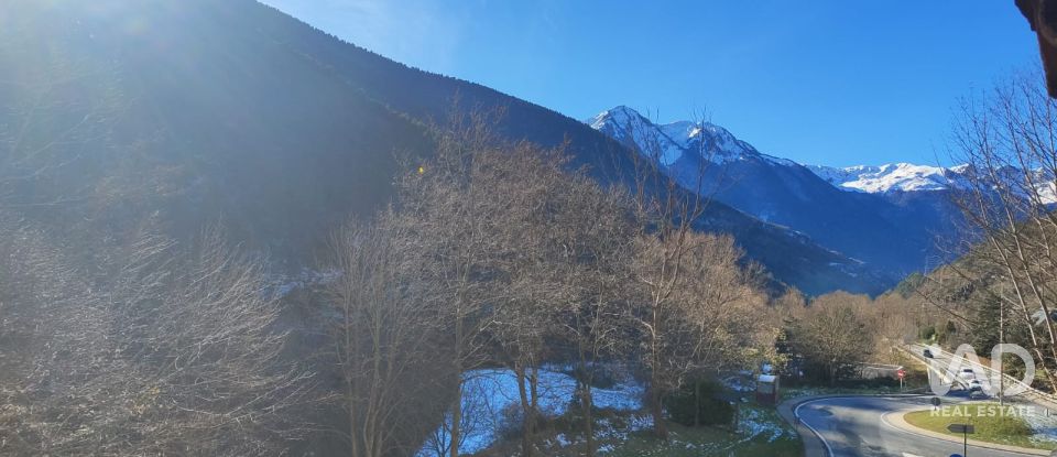 Edificio de 873 m² en Aubert (25537)