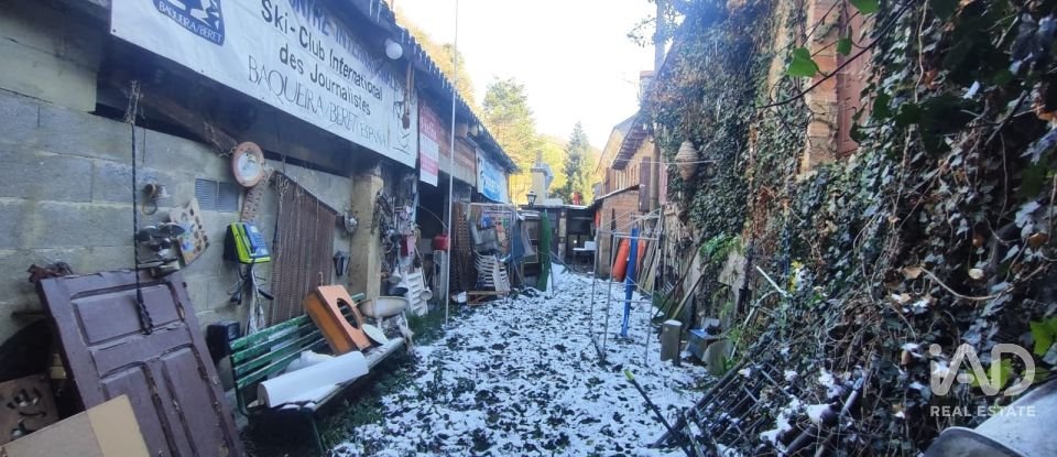 Edificio de 873 m² en Aubert (25537)