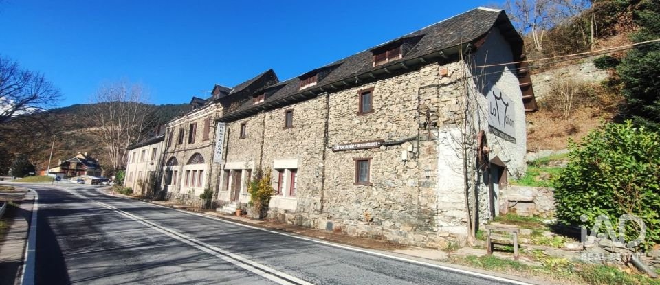 Edificio de 873 m² en Aubert (25537)