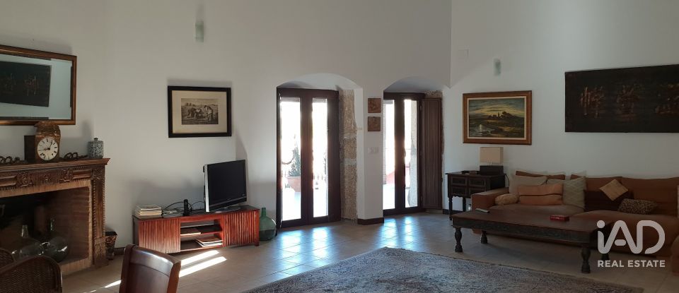 Casa senyorial 4 habitacions de 307 m² a Villamiel (10893)