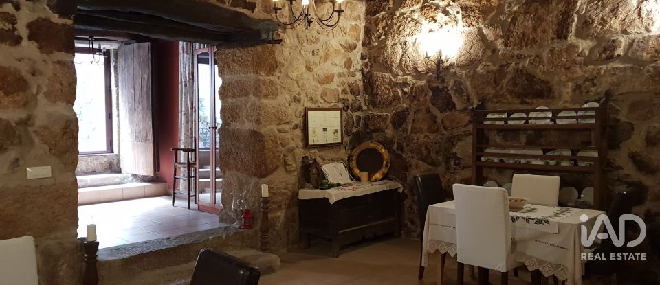 Casa senyorial 4 habitacions de 307 m² a Villamiel (10893)