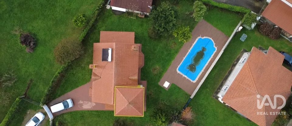 Maison 4 chambres de 250 m² à Lago (15551)