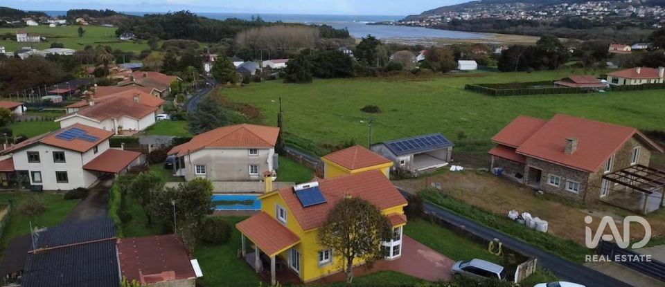 Maison 4 chambres de 250 m² à Lago (15551)