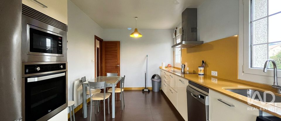 Maison 4 chambres de 250 m² à Lago (15551)