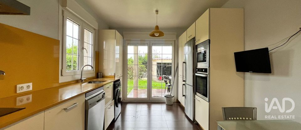 Maison 4 chambres de 250 m² à Lago (15551)