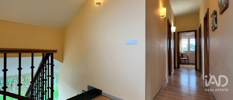 Maison 4 chambres de 250 m² à Lago (15551)