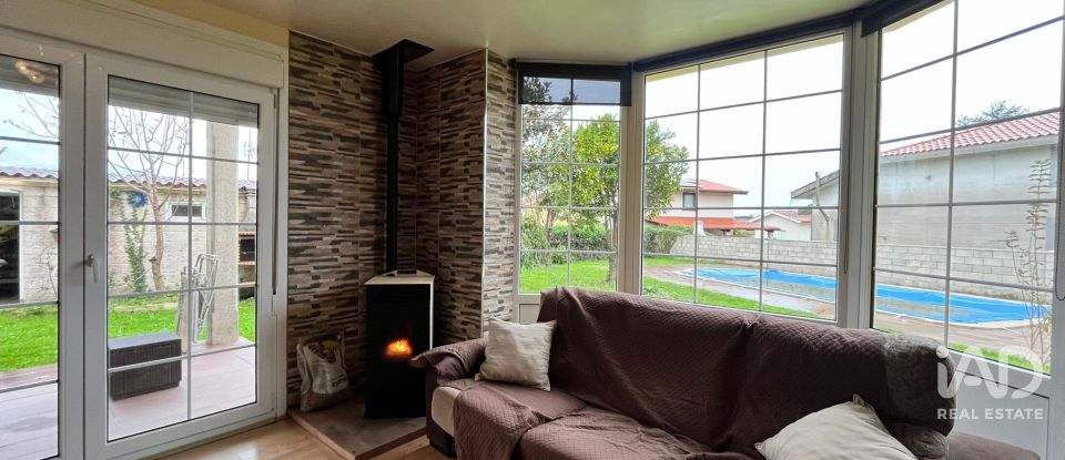 Maison 4 chambres de 250 m² à Lago (15551)