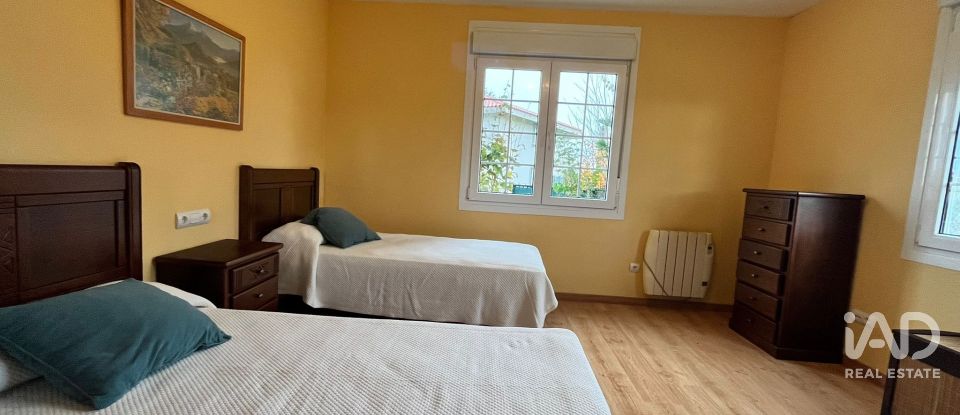 Maison 4 chambres de 250 m² à Lago (15551)