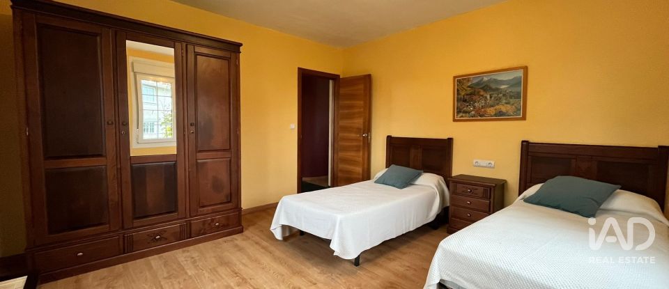 Maison 4 chambres de 250 m² à Lago (15551)