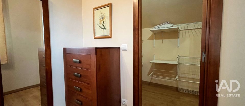 Maison 4 chambres de 250 m² à Lago (15551)