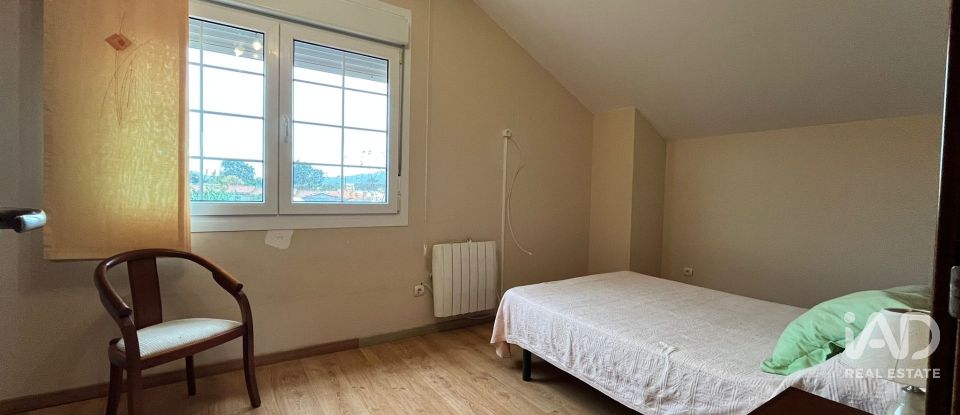 Maison 4 chambres de 250 m² à Lago (15551)