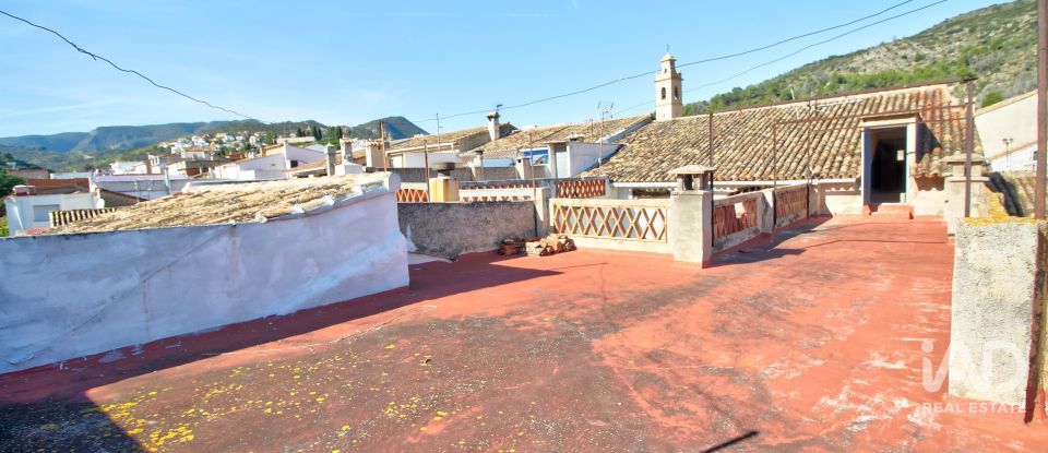 Maison de village 4 chambres de 364 m² à Adsubia (03786)