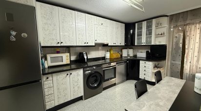 Apartment 3 bedrooms of 94 m² in León (24002)