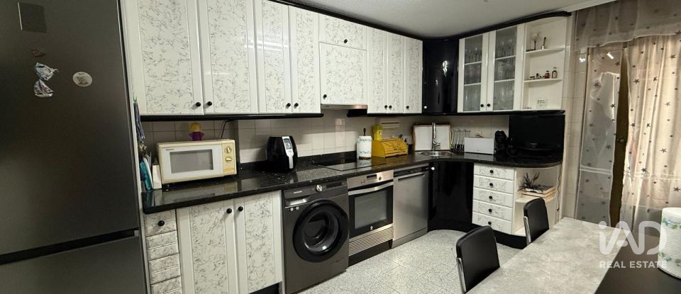 Appartement 3 chambres de 94 m² à León (24002)