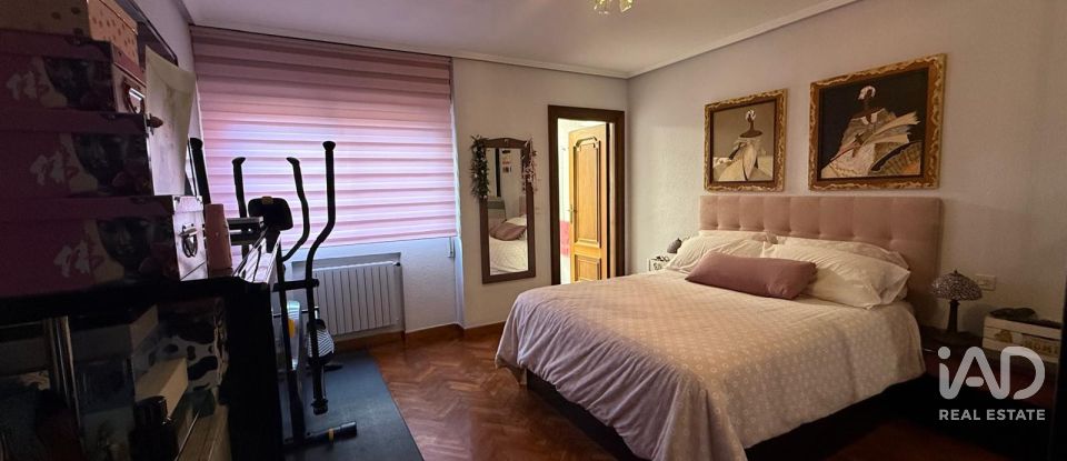 Appartement 3 chambres de 94 m² à León (24002)