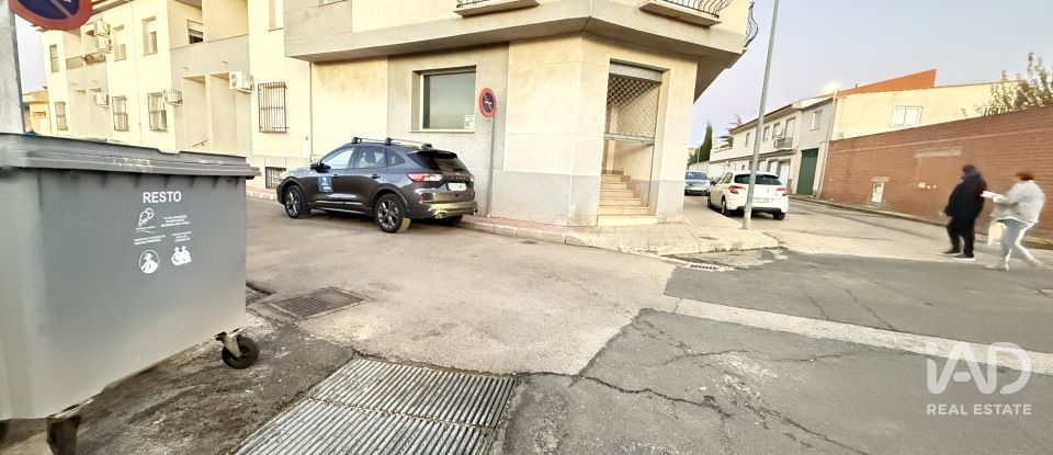 Shop / premises commercial of 140 m² in Carrión de Calatrava (13150)