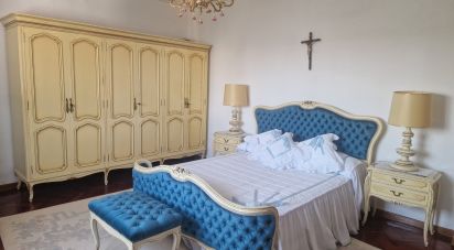 Cottage 4 bedrooms of 242 m² in Villadangos del Páramo (24392)