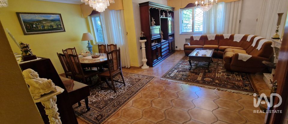 Châlet 4 chambres de 242 m² à Villadangos del Páramo (24392)