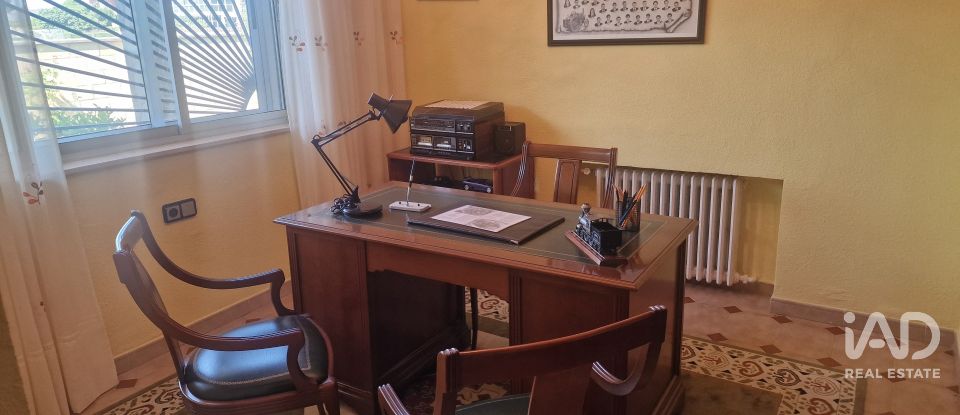 Châlet 4 chambres de 242 m² à Villadangos del Páramo (24392)