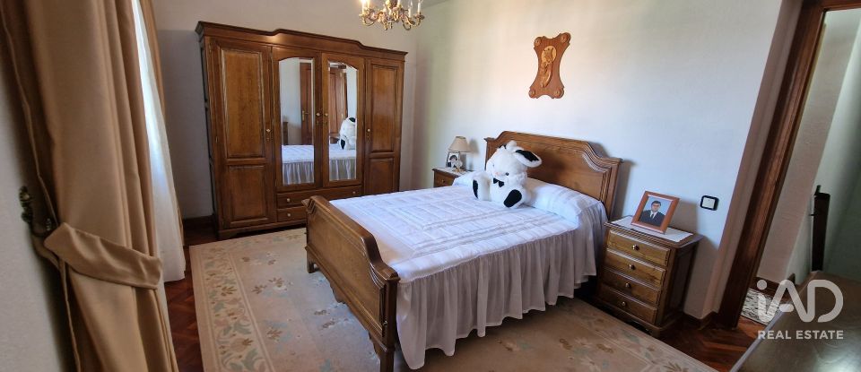 Châlet 4 chambres de 242 m² à Villadangos del Páramo (24392)