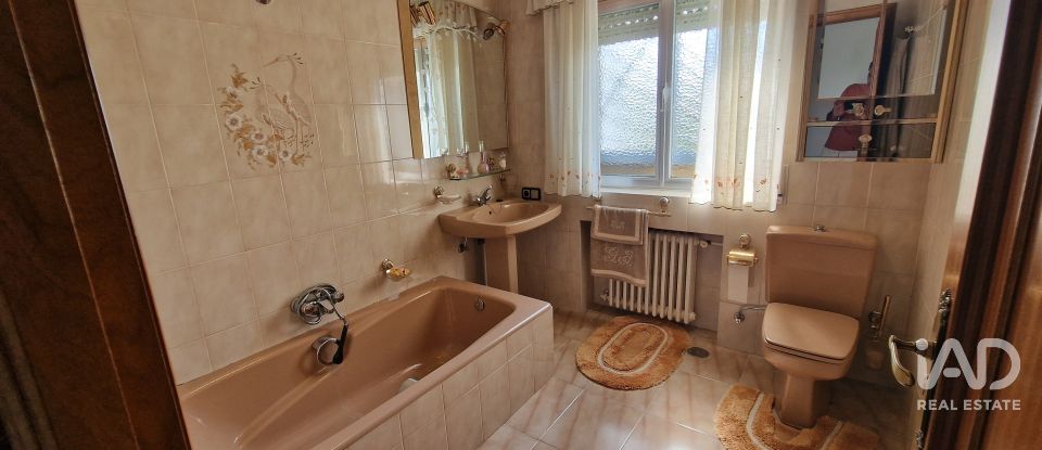 Châlet 4 chambres de 242 m² à Villadangos del Páramo (24392)