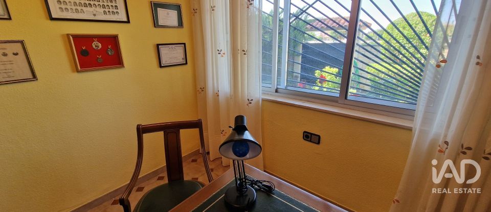 Châlet 4 chambres de 242 m² à Villadangos del Páramo (24392)