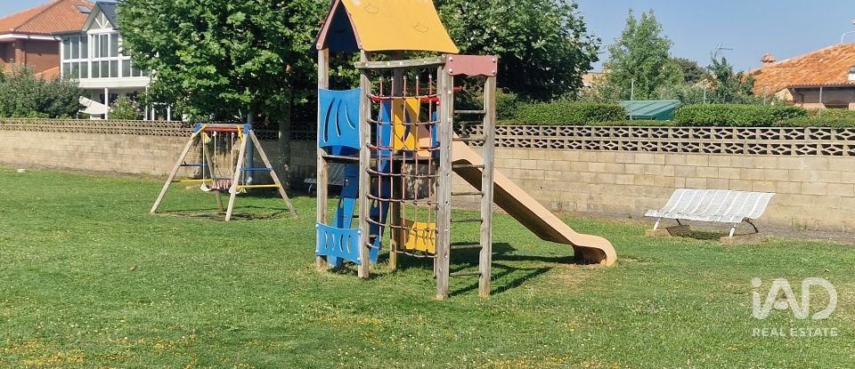 Châlet 4 chambres de 242 m² à Villadangos del Páramo (24392)