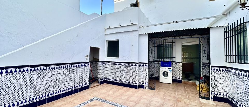 Casa 3 habitaciones de 171 m² en Lepe (21440)