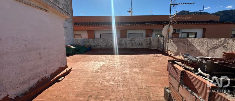 Casa de pueblo 4 habitaciones de 236 m² en Pego (03780)