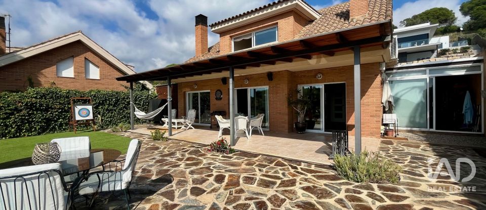 Casa 3 habitacions de 150 m² a Arenys de Mar (08350)