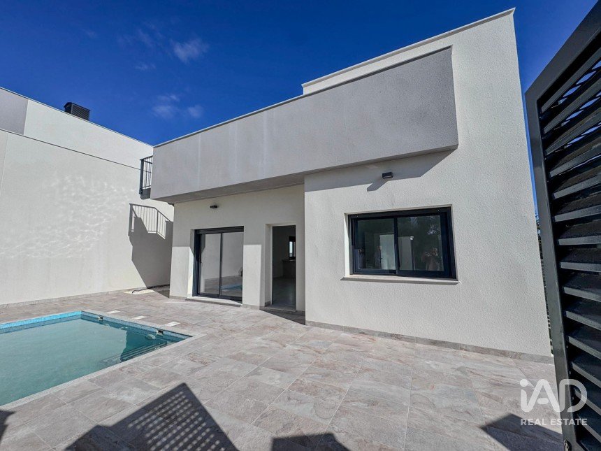 House 3 bedrooms of 106 m² in Barrio Los Hortelanos (03191)