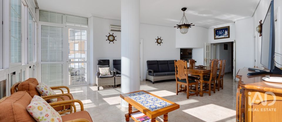 Piso 4 habitaciones de 108 m² en Torrevieja (03185)