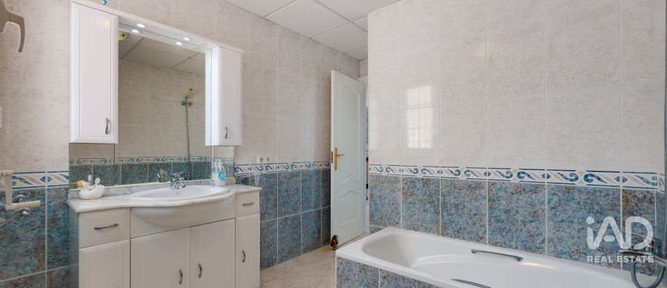 Piso 4 habitaciones de 108 m² en Torrevieja (03185)