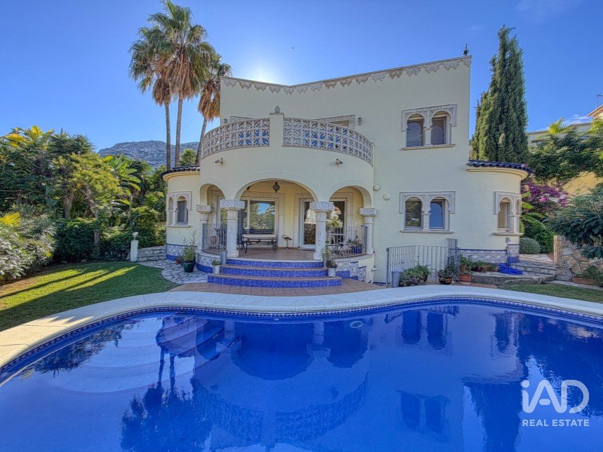 Casa 3 habitacions de 279 m² a Dénia (03700)