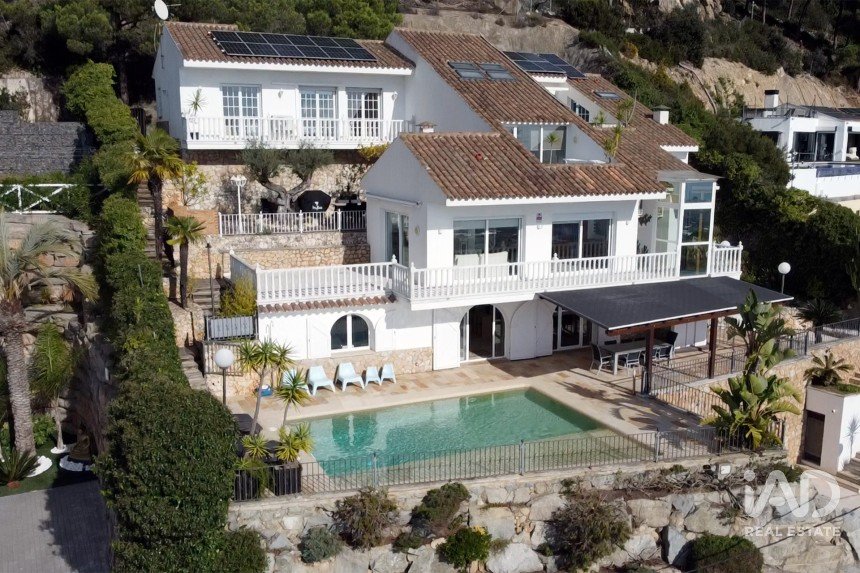 Casa 6 habitaciones de 292 m² en Cabrils (08348)