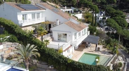 House 6 bedrooms of 292 m² in Cabrils (08348)